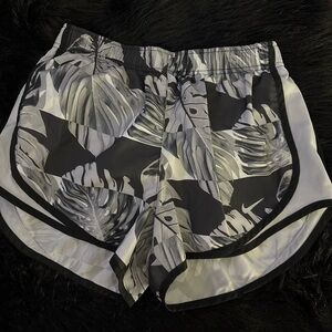 EUC Nike Dri-Fit Women's Black and Gray Leaf Print Shorts, Size Small